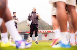 Leonardo Jardim durante treino do Flamengo. (Foto: Adriano Fontes/Flamengo)