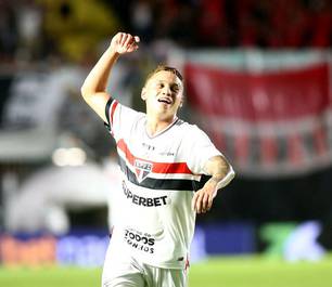 Maik volta ao São Paulo e passa a ser avaliado por Dorival
