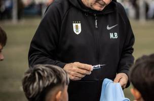 Marcelo Bielsa e o treinador do Uruguai (Foto: Divulgacao / Uruguai)