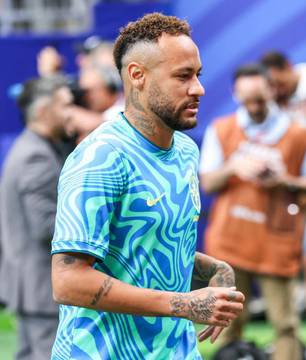 Neymar ironiza economista após vitória sobre Japão