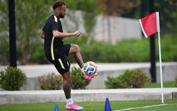 Neymar segue tratamento e não enfrenta o Haiti