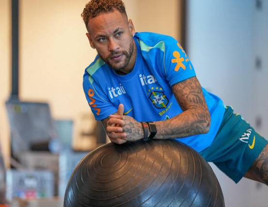 Neymar pode voltar à seleção só nas oitavas da Copa