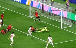 Ibrahimovic critica VAR por gol anulado do Irã