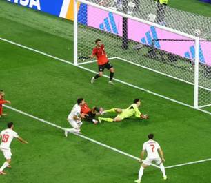 Ibrahimovic critica VAR por gol anulado do Irã