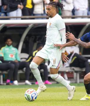 Real Madrid mira Michael Olise com oferta bilionária