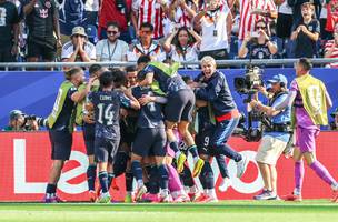 Paraguai comemora gol contra Alemanha, no primeiro tempo (Foto: William Volcov / Parceiro / Agencia O Dia)