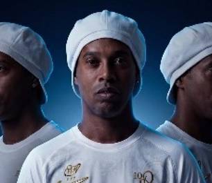 Ronaldinho revive carreira em clube italiano antes de despedida mundial