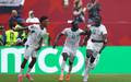 Senegales Papa Gueye marca um de seus dois golacos na goleada contra o Iraque (Foto: Cole Burston/AFP/ND Mais