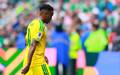 Themba Zwane, da Africa do Sul, deixa o campo apos receber cartao vermelho do arbitro Wilton Sampaio, apos revisao do VAR -11/06/2026 (Foto: REUTERS/Eloisa Sanchez
