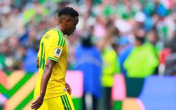 Suspenso por três jogos, Zwane vira problema para a África do Sul na Copa