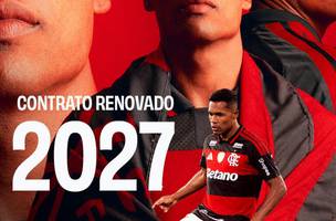 Alex Sandro renovou contrato ate o fim de 2027 (Foto: Divulgacao / Flamengo)