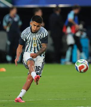 Flamengo avança em negociação com Thiago Almada