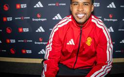 Manchester United anuncia contratação de Andrey Santos