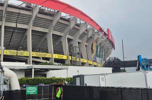 Azteca sofre com chuva e raios antes da partida entre Mexico e Inglaterra. (Foto: Jorge Natan)