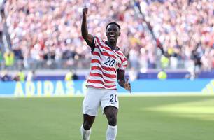 Uefa critica decisão da Fifa sobre Balogun