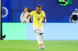 Com lesao na panturrilha direita, Neymar jogou pouco na Copa do Mundo (Foto: William Volcov / Parceiro / Agencia O Dia)