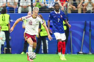 Dembele em campo em jogo contra a Espanha (Foto: William Volcov/Parceiro/Agencia O Dia)