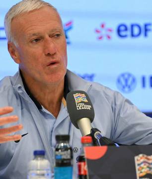 Fifa defende árbitro após críticas de Deschamps