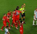 Futebol inglês testa regra contra cera em lesões de goleiros
