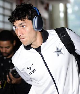 São Paulo negocia troca de Ferraresi por Newton