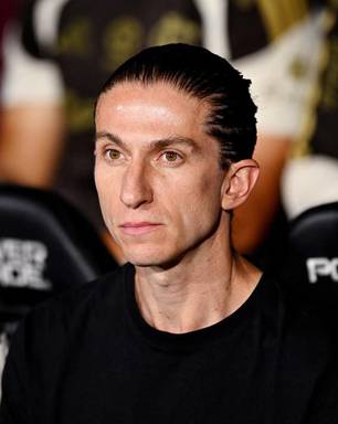 Monaco oficializa contratação de Filipe Luís para comandar a equipe