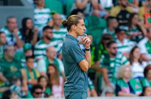 Filipe Luis no amistoso do Monaco contra o Sporting, em Lisboa. (Foto: Twitter/AS Monaco)