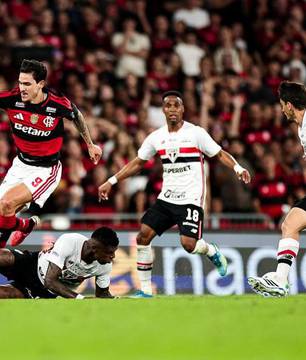Flamengo deixa escapar vitória após gol anulado no fim