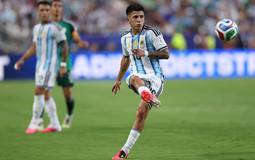 Flamengo trava disputa com o River Plate por Thiago Almada