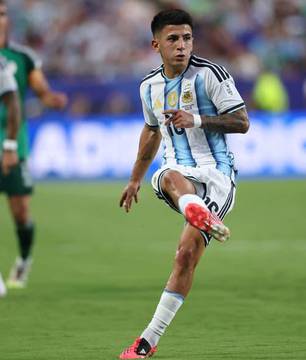 Flamengo trava disputa com o River Plate por Thiago Almada