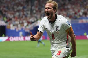 Harry Kane e o artilheiro da Inglaterra na Copa, com seis gols, empatado com Jude Bellingham (Foto: Odd Andersen / AFP)
