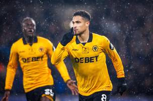 Joao Gomes comemora gol pelo Wolves. (Foto: Reproducao X)