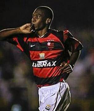 Léo Pereira é zagueiro mais goleador do Flamengo no século
