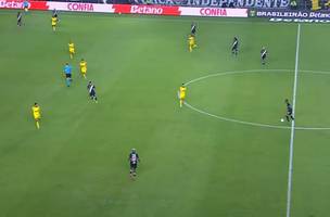 Lance do jogo entre Vasco e Mirassol (Foto: Reproducao / YouTube CazeTV)
