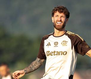 Flamengo planeja novo contrato para Léo Pereira
