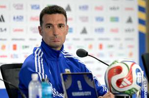 Lionel Scaloni durante entrevista coletiva (Foto: Juan Mabromata / AFP)