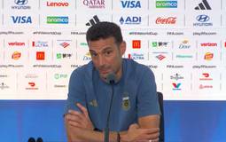 Scaloni emociona-se ao falar sobre futuro na Argentina