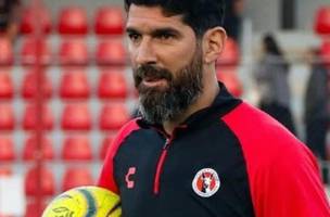 Loco Abreu e tecnico do Club Tijuana, do Mexico (Foto: Divulgacao / Club Tijuana)