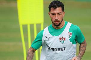Lucho Acosta em treino do Fluminense (Foto: Marcelo Goncalves / Fluminense FC)