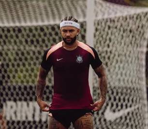 Memphis Depay pode deixar o Corinthians após impasse contratual