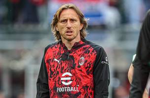 Modric renova com o Milan ate junho de 2027 (Foto: Milan / divulgacao)