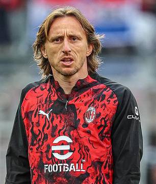 Modric continuará no Milan por mais uma temporadac