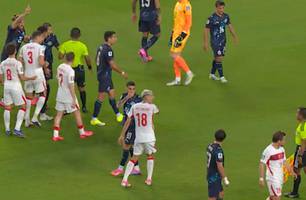 Uefa descarta 'Lei Vini Jr' e confia no bom senso dos árbitros
