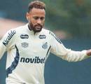 Neymar treina no Santos e deve jogar contra a Chapecoense