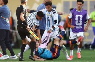 Paredes: jogador sera investigado por confusao apos final da Copa do Mundo de 2026. (Foto: Charly Triballeau / AFP)