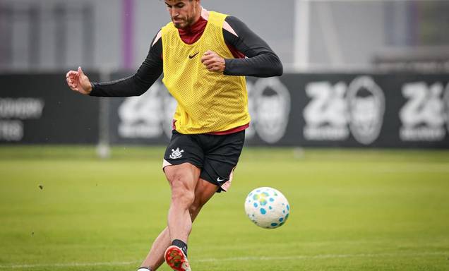 Corinthians busca saída para Pedro Raul após desempenho fraco