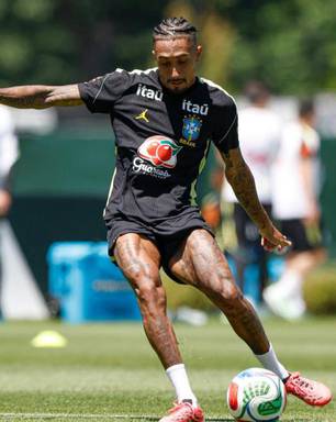 Raphinha pode voltar à seleção apenas na semifinal