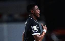 Remo vence o Vitória e ganha fôlego na luta contra o rebaixamento
