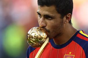 Rodri e eleito melhor jogador da Copa do Mundo Espanha Argentina. (Foto: Lee Smith/Reuters)