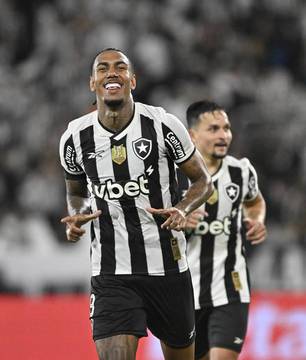 Botafogo tem três transfer bans suspensos pela Fifa