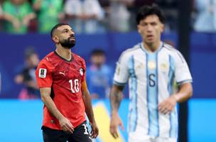 Salah, atacante do Egito, em jogo contra a Argentina pelas oitavas de final da Copa. (Foto: Reuters/Brett Davis)